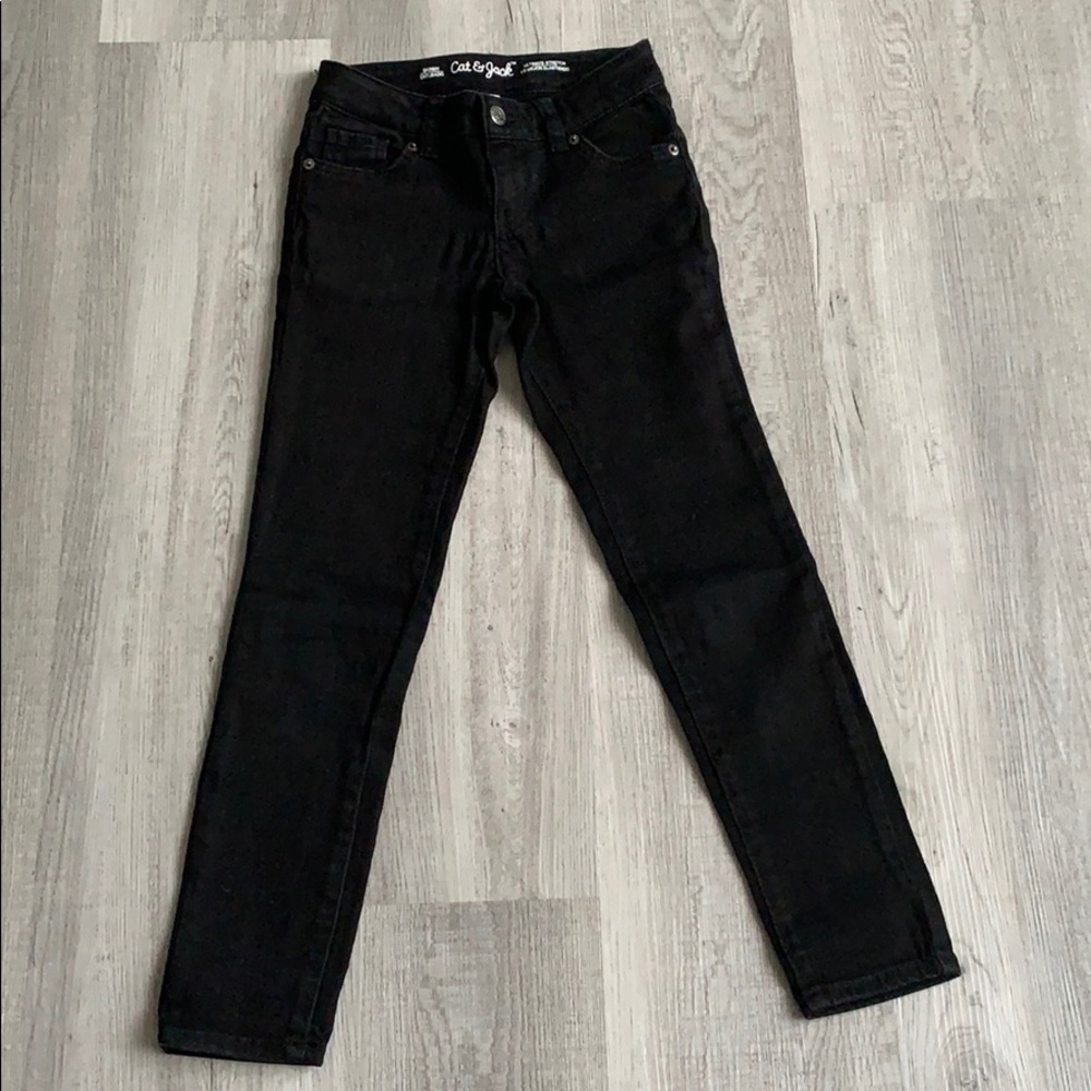 Great condition black skinny jeans.
